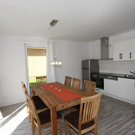 Prázdninový dům K 103 - Ferienhaus Mit Terrasse Röbel